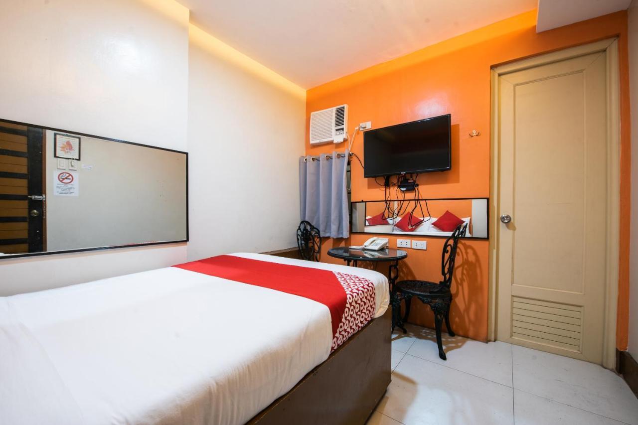 Oyo 475 Pearl Blossom Hotel Manila Esterno foto